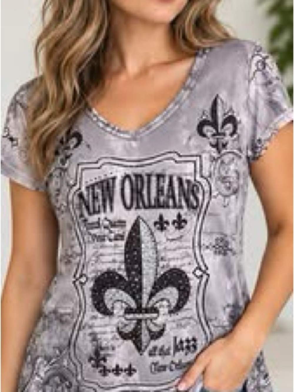 New Orleans Fleur-de-Lis V-Neck Tee - Gray